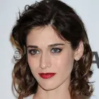 Lizzy Caplan